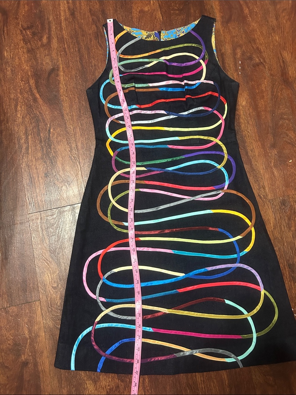 Black Casual Women's Dress with Multicolor Ribbon Swirl - Picture 11 of 12
